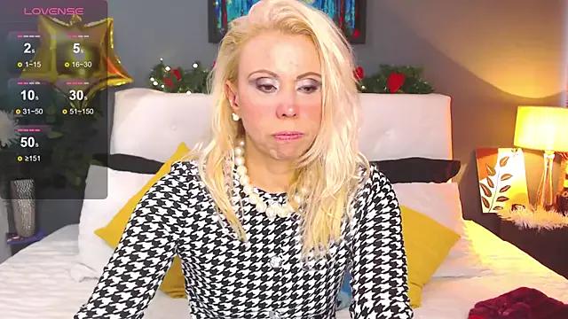 Luci_evans on StripChat