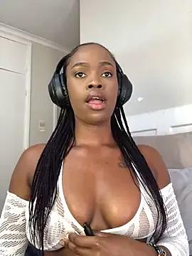 LuciousLips96 on StripChat