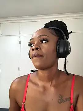 LuciousLips96 on StripChat