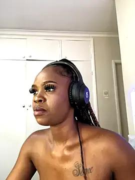 LuciousLips96 on StripChat