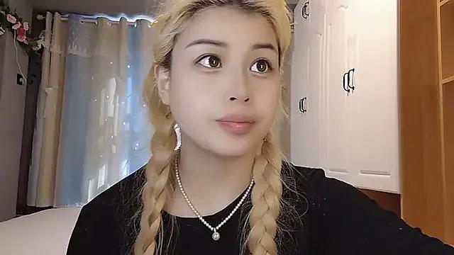 Lucky-xiuxiu on StripChat