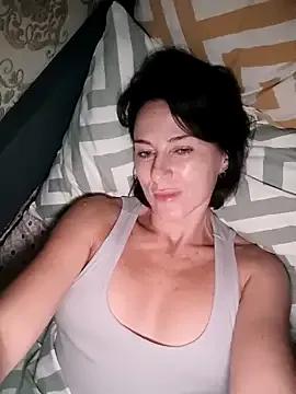 Luna_7777 on StripChat