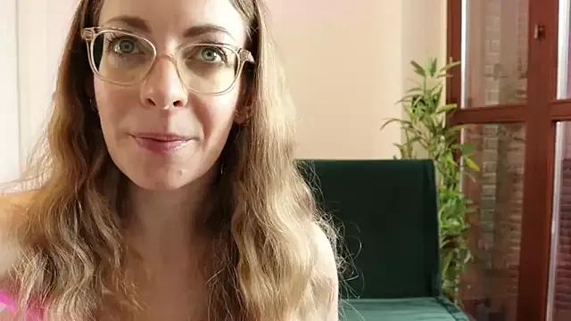 Luna_Riva on StripChat
