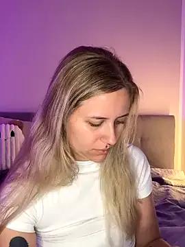 lunawolf21 on StripChat