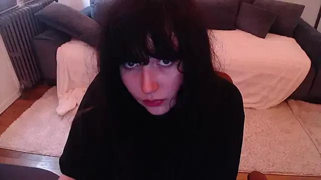 Lynylou on StripChat