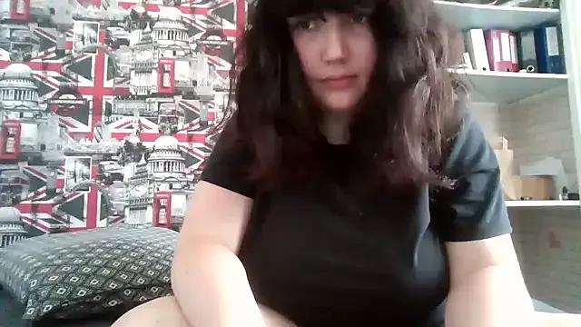 Lynylou on StripChat