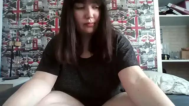 Lynylou on StripChat