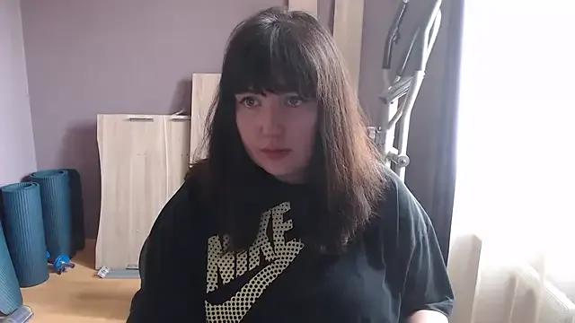 Lynylou on StripChat