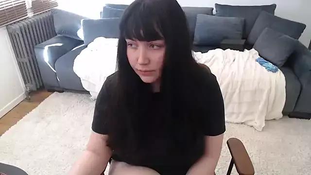 Lynylou on StripChat