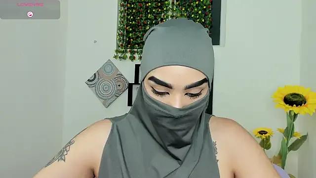 Maissa_Alabi — plug in my virgin ass