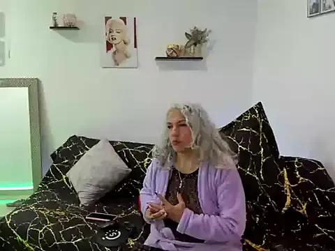 marilyn70 on StripChat