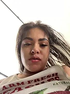 MayaMoanXXX on StripChat