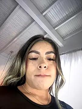 MayaMoanXXX on StripChat