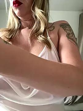 Megan_off on StripChat