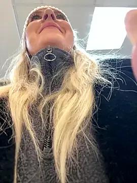 MerlinDave — Finger pussy/naked  two girls 