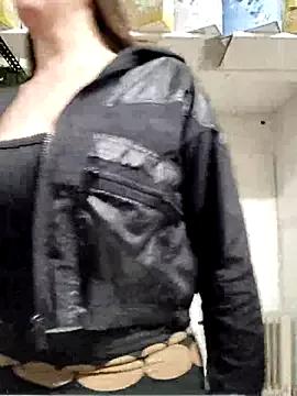 Mia_Novikov on StripChat