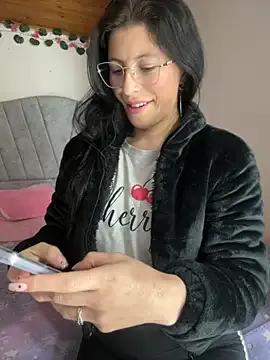 Mia_salinass on StripChat