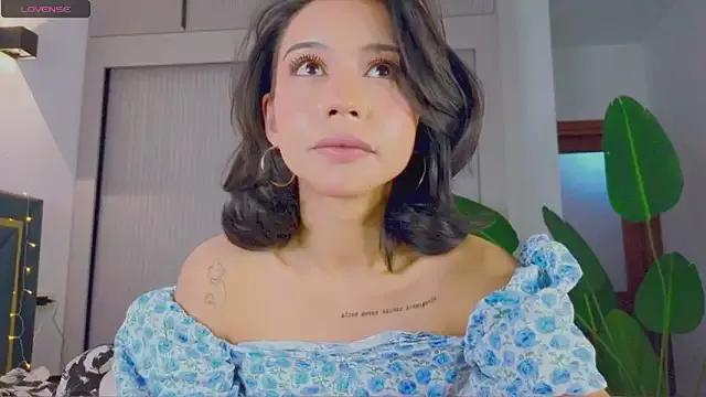 Mia_Tin on StripChat