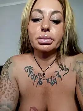 MiaMooly on StripChat