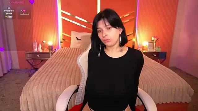 Miki_Kivi on StripChat 