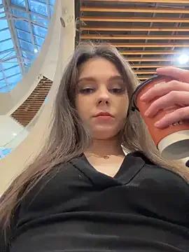 MilaBee — masturbation 3-4 fingers+orgasm show