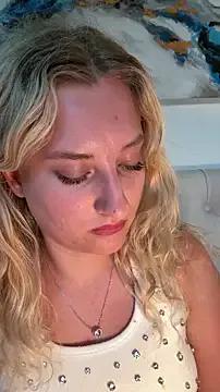 MileySummer on StripChat