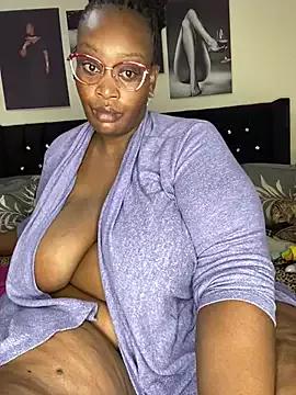 MsWhiteChocolatte on StripChat