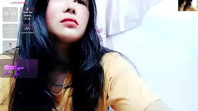 Mya8860 on StripChat