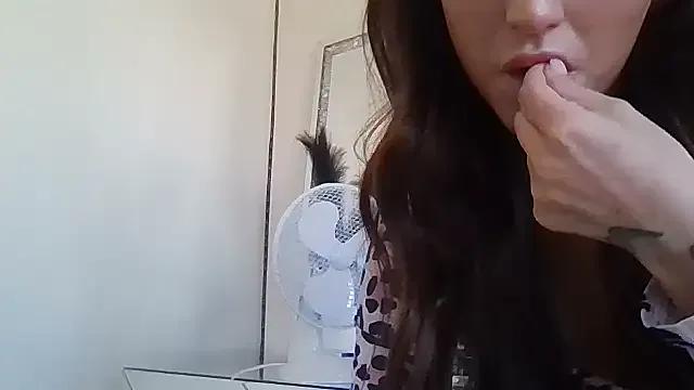 naughtybella05 on StripChat