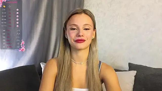 NaughtySeraphine on StripChat