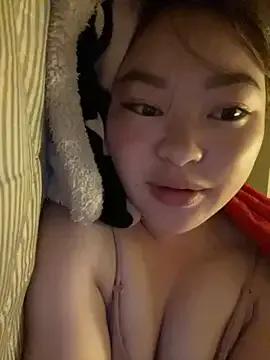 Nhi999 on StripChat