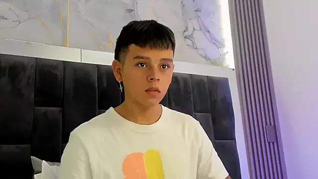 nico_leroy on StripChat