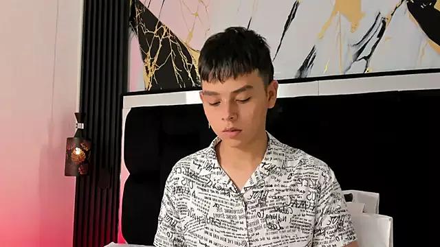 nico_leroy on StripChat