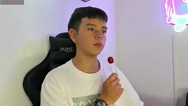 nico_leroy on StripChat