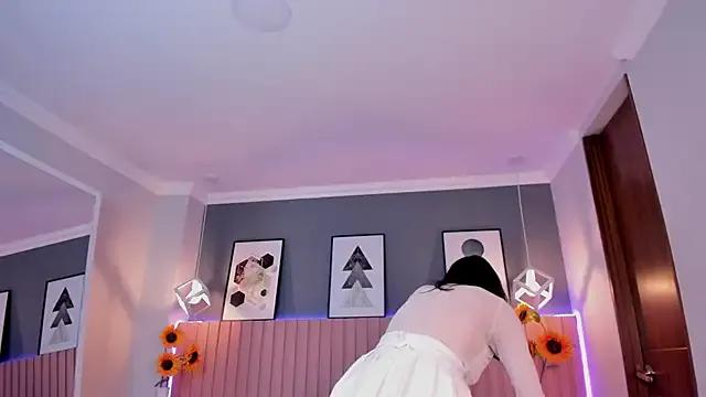 Nina_Ford on StripChat