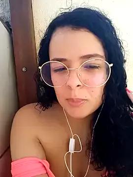 NinaSweet2 on StripChat 