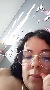 NinaSweet2 on StripChat 