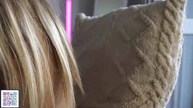 norakisses on StripChat