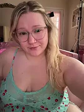 PiggyRose on StripChat 