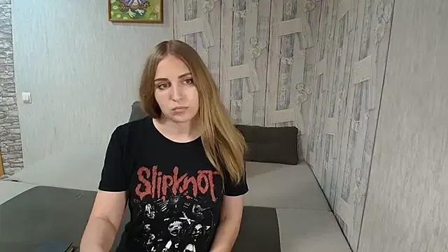 Pilly_green_ on StripChat 