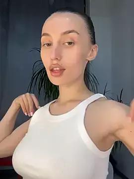 Polli_Kiss on StripChat