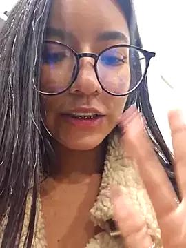 Pretty_roxxyy on StripChat