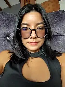 Pretty_roxxyy on StripChat