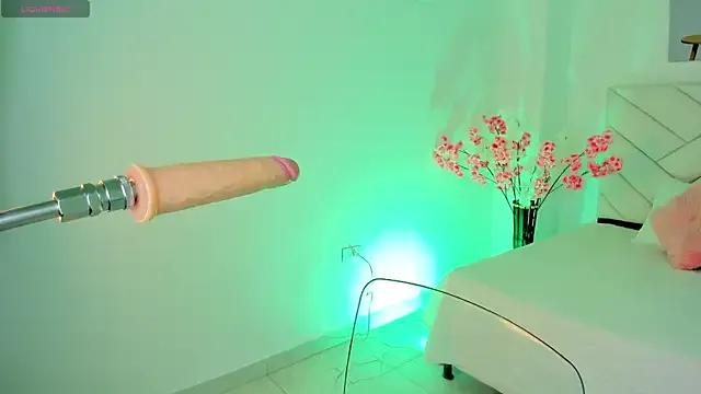 raven_blackk on StripChat