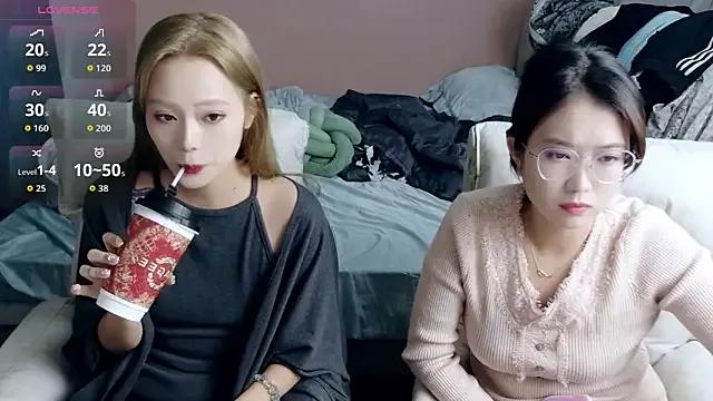 redrose520 on StripChat