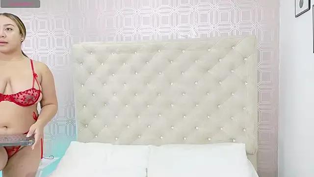 Sara_Desire on StripChat