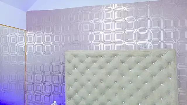 Sara_Desire on StripChat