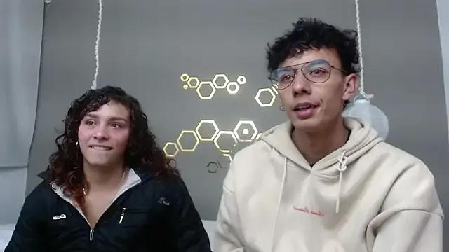 Sarabubbie on StripChat