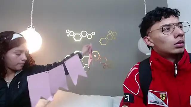 Sarabubbie on StripChat