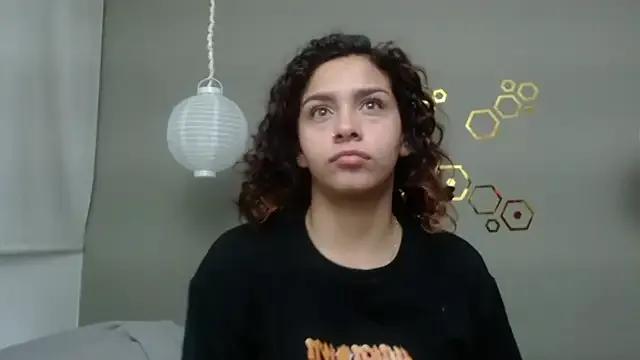 Sarabubbie on StripChat